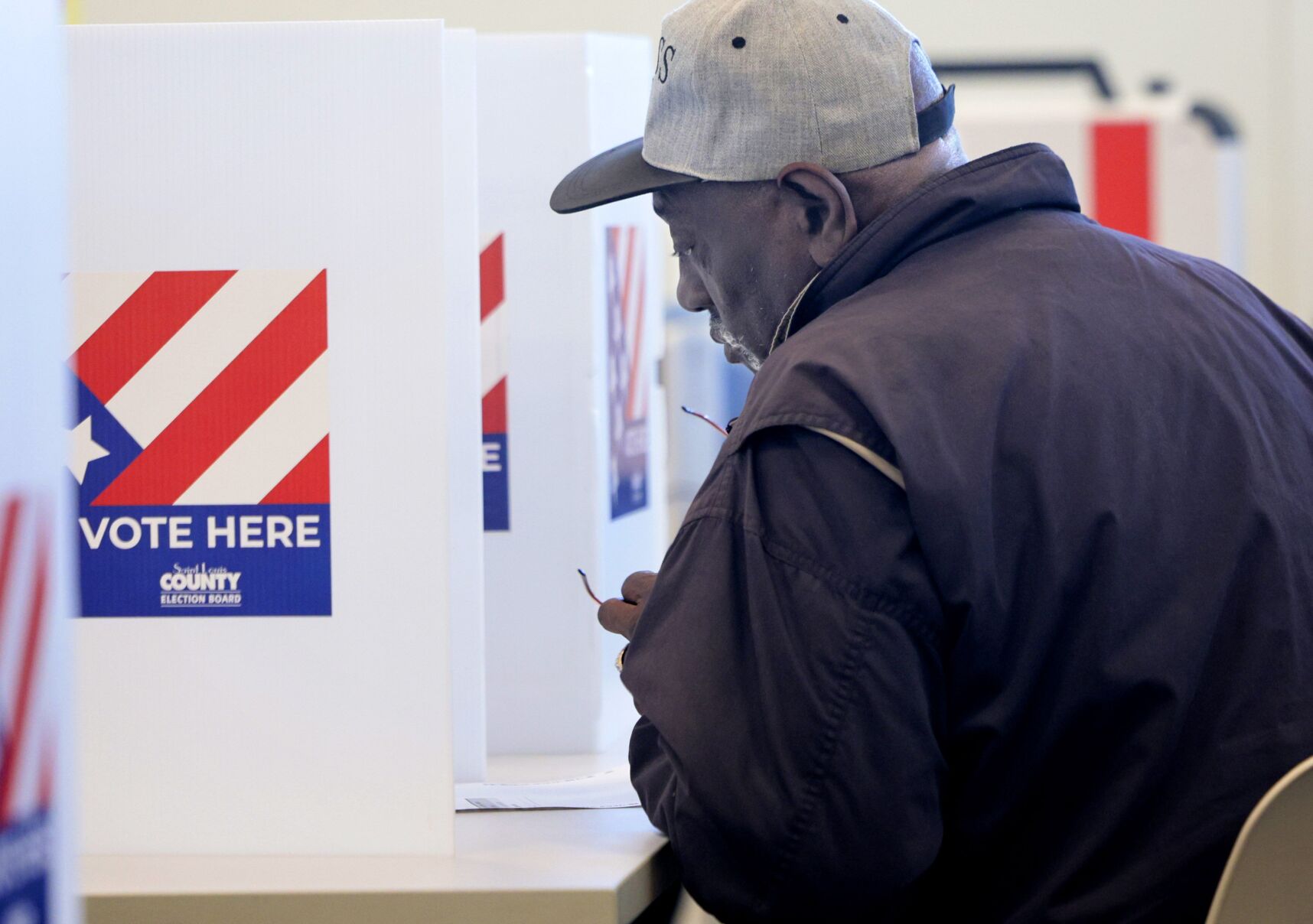 51黑料 County voters head to the polls to decide government policy